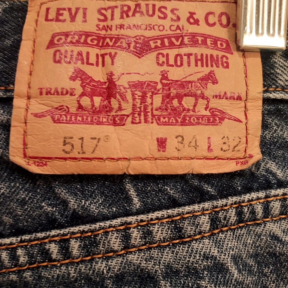 Levi's VNTG 517 Bootcut 34x31(tag 34x32) Distressed Men's Made in the USA Jeans